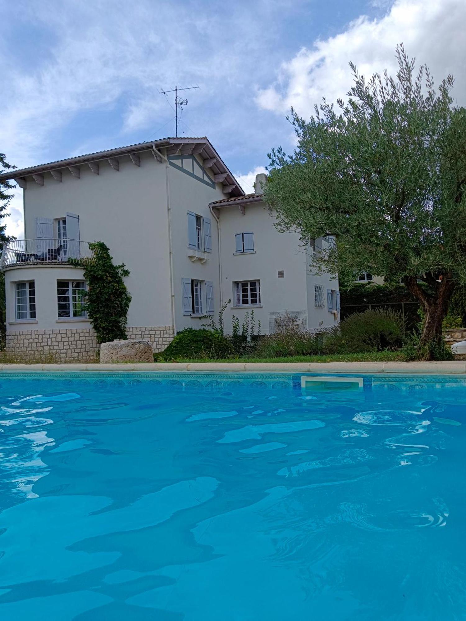La Maison Basque Sainte-Livrade-sur-Lot Eksteriør bilde