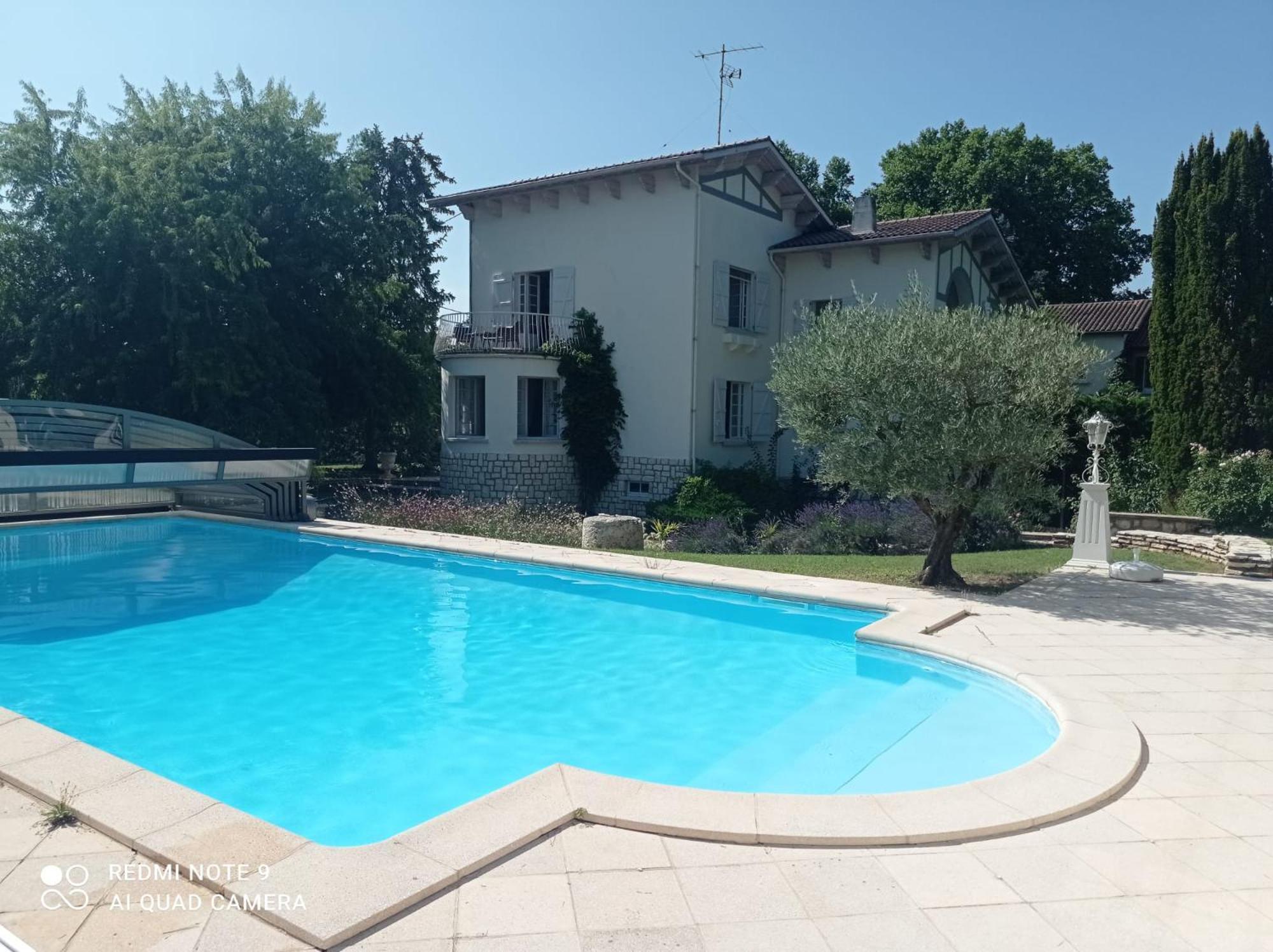 La Maison Basque Sainte-Livrade-sur-Lot Eksteriør bilde