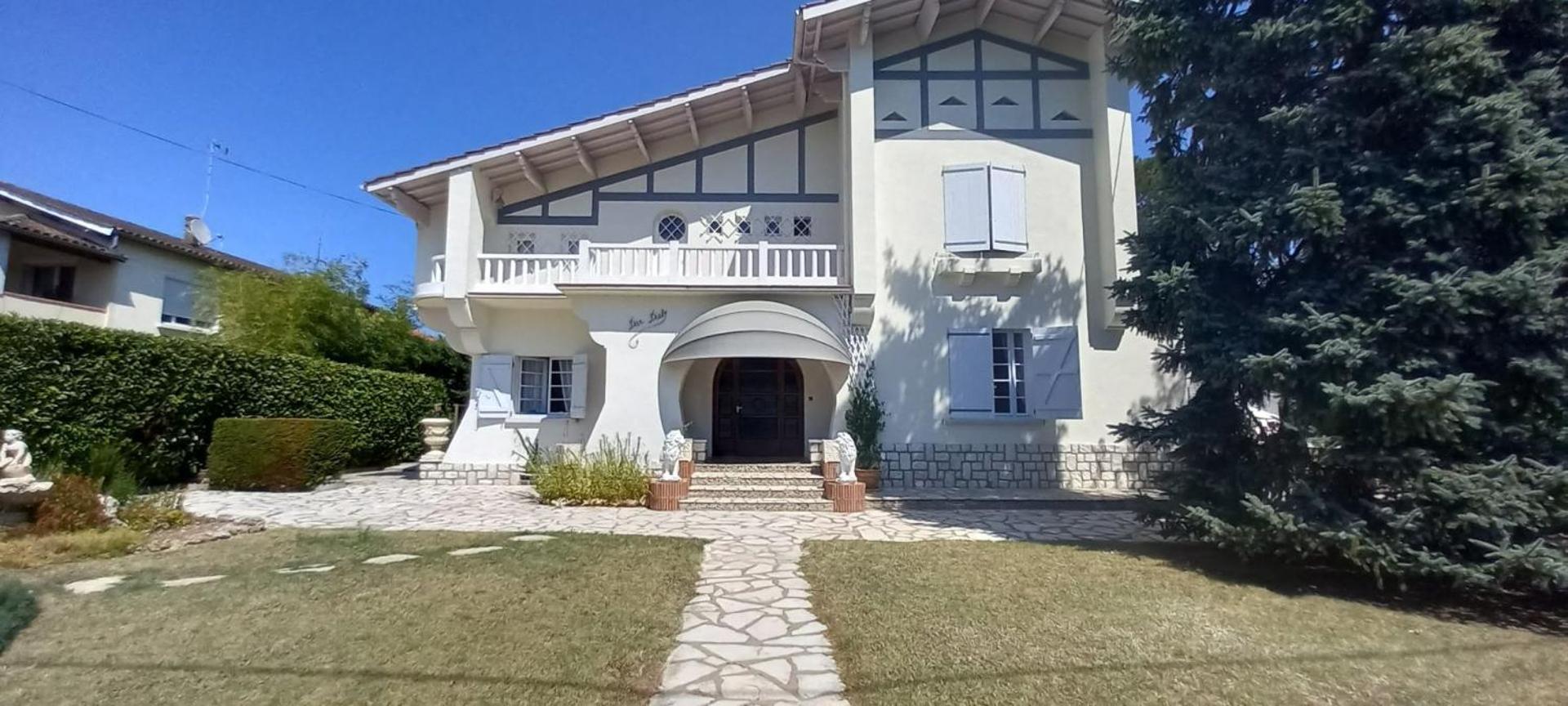La Maison Basque Sainte-Livrade-sur-Lot Eksteriør bilde
